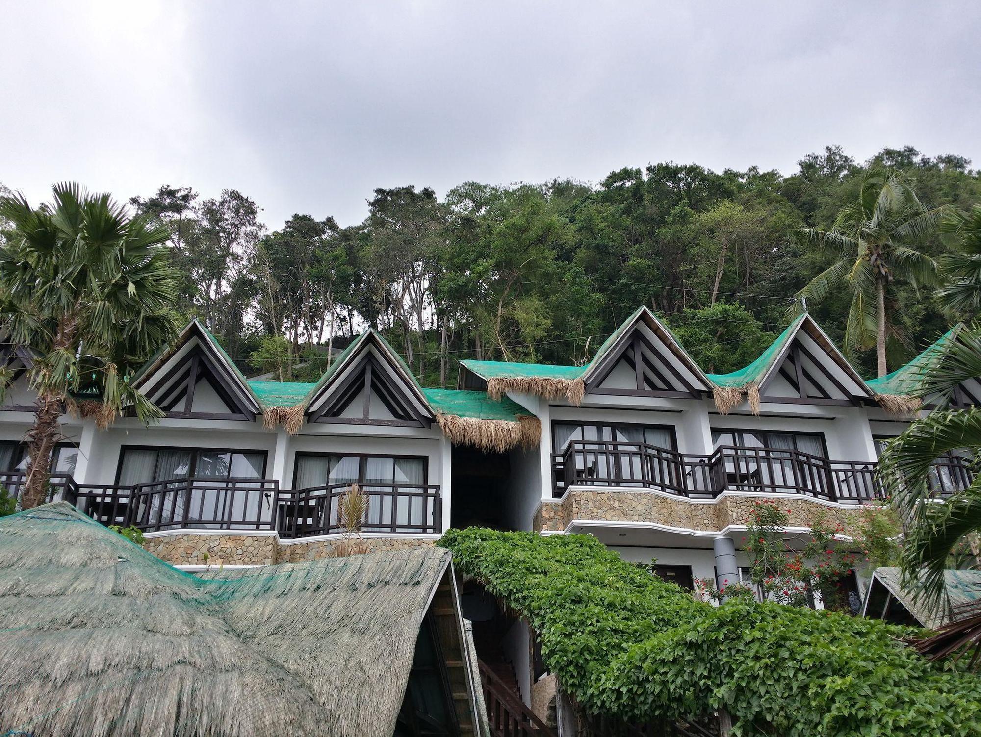 Crystal Blue Resort Batangas Exterior photo