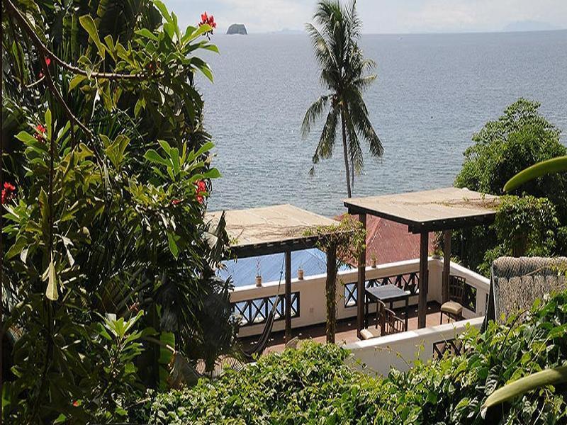 Crystal Blue Resort Batangas Exterior photo